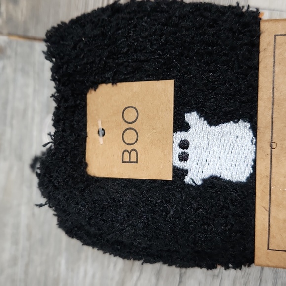 Rae Dunn Cozy Halloween Socks - Picture 7 of 8